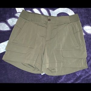 Athleta Cargo Shorts Olive Green Size 10